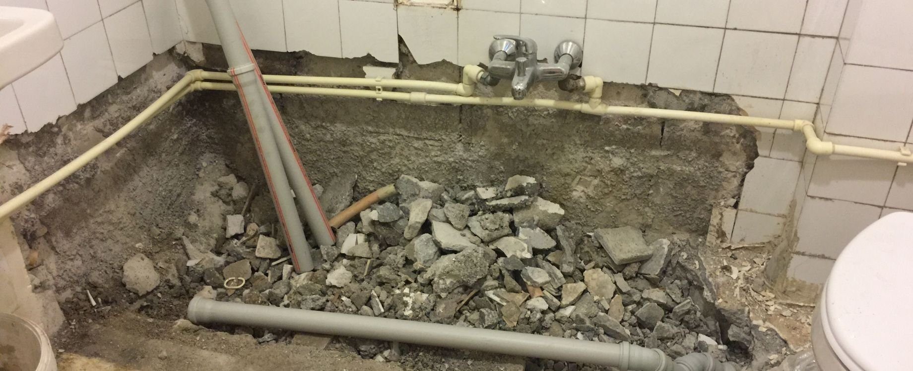 bathroom fitter near me W4 2HA